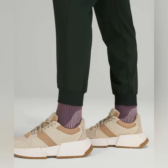 Lululemon Stretch Luxtreme High-Rise Jogger, size 14, Rainforest Green - Picture 9 of 9